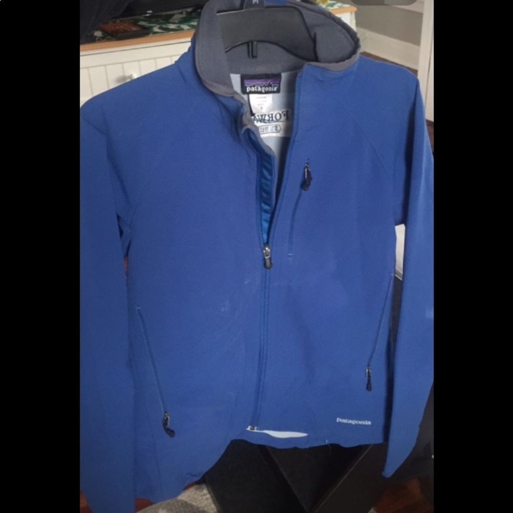 Patagonia windbreaker